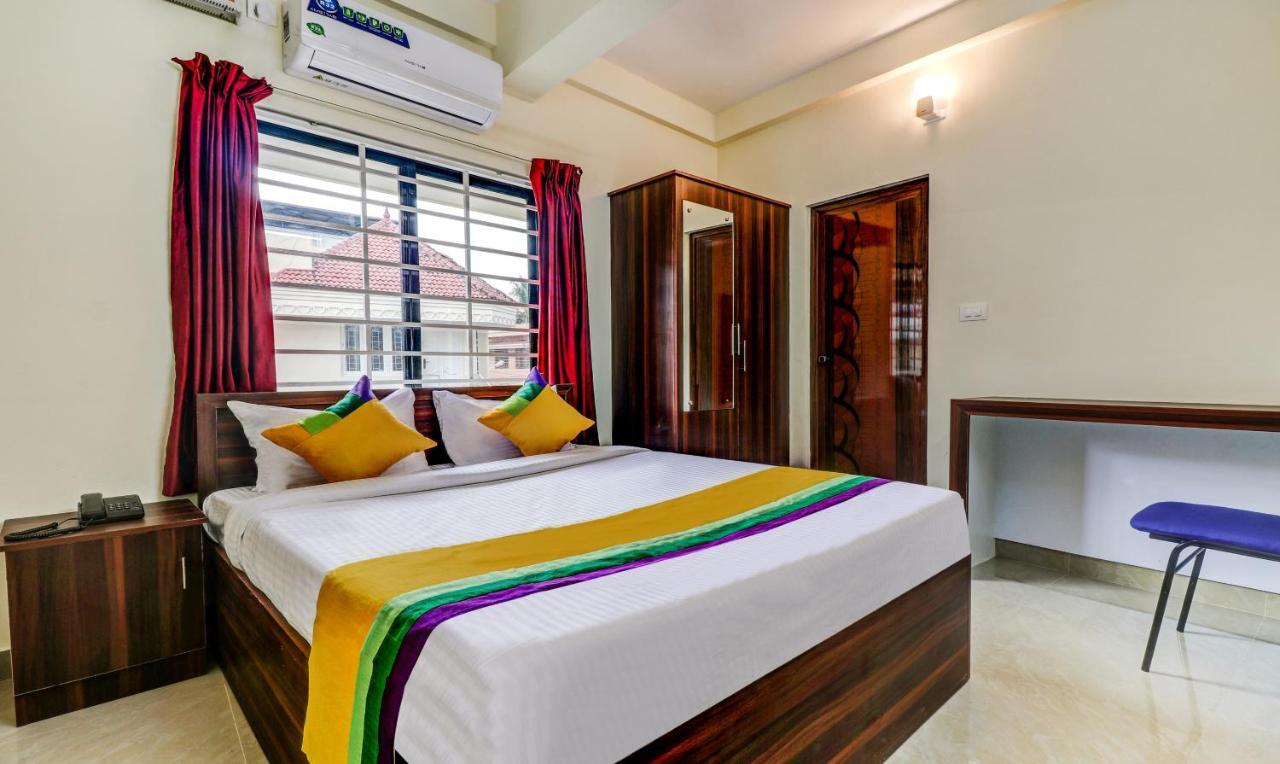 Itsy Hotels Rain Tulsi Stayz, Palarivattom Junction Kochi Luaran gambar