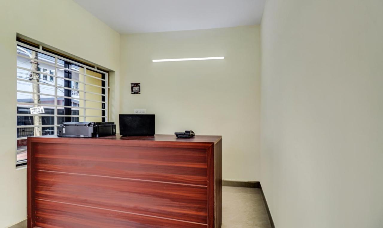 Itsy Hotels Rain Tulsi Stayz, Palarivattom Junction Kochi Luaran gambar