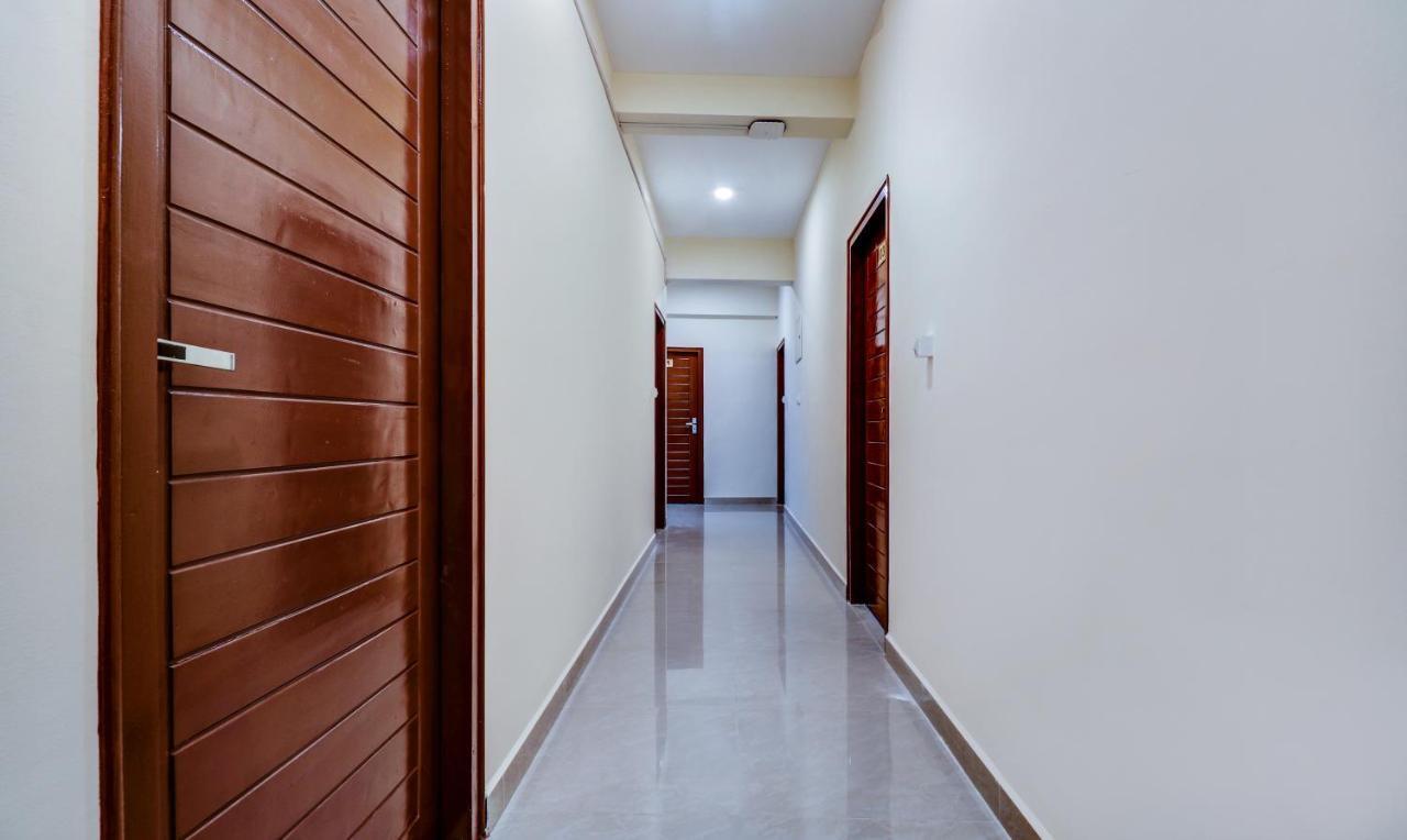Itsy Hotels Rain Tulsi Stayz, Palarivattom Junction Kochi Luaran gambar