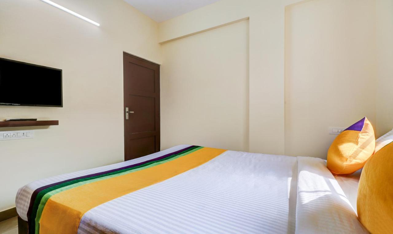 Itsy Hotels Rain Tulsi Stayz, Palarivattom Junction Kochi Luaran gambar
